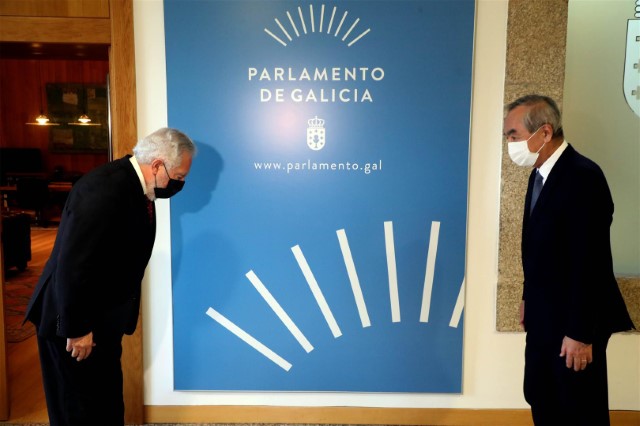 O embaixador de Xapón visita o Parlamento de Galicia